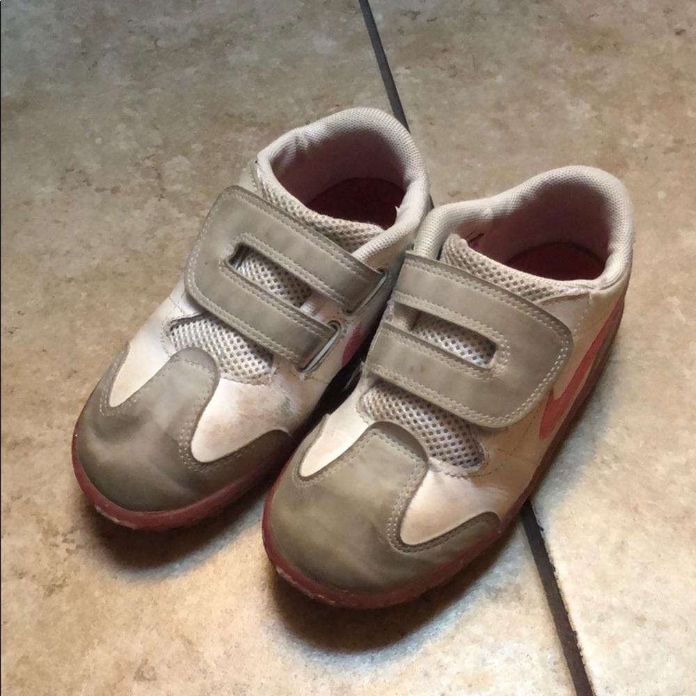 Nike girls sneaker US10C